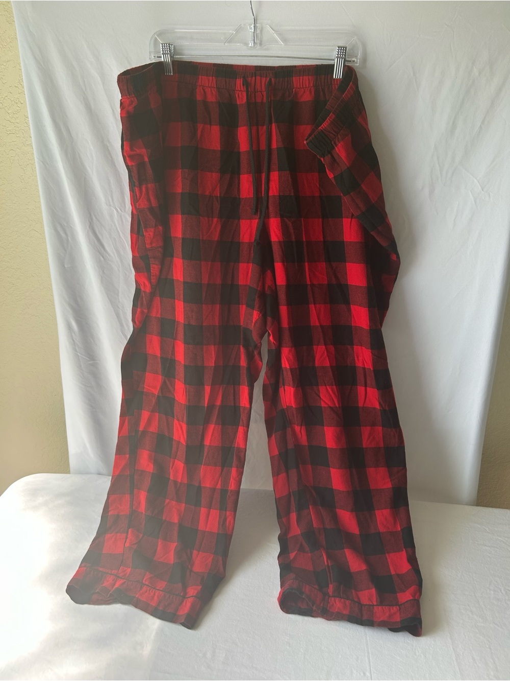 Wondershop Women’s 2XL Red and Black Buffalo Plaid Lounge Pants 29 inch Inseam